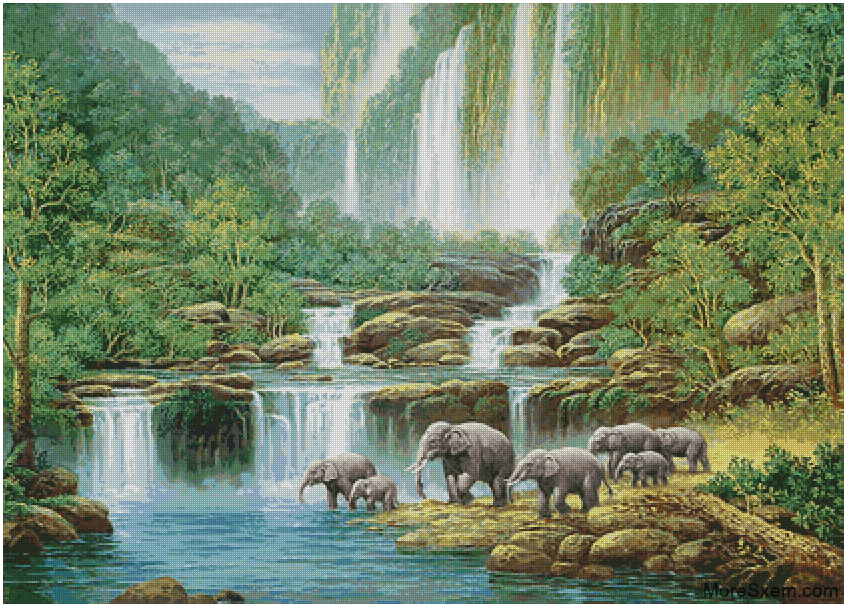 Слони біля водоспаду
